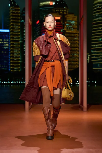 Look 35